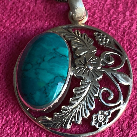 Sterling Silver Turquoise pendant necklace - Picture 2 of 4